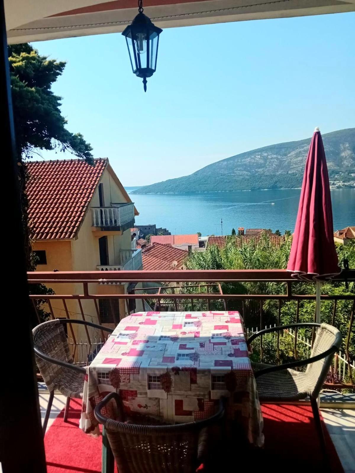 Guest House Cinderella Herceg Novi Eksteriør billede